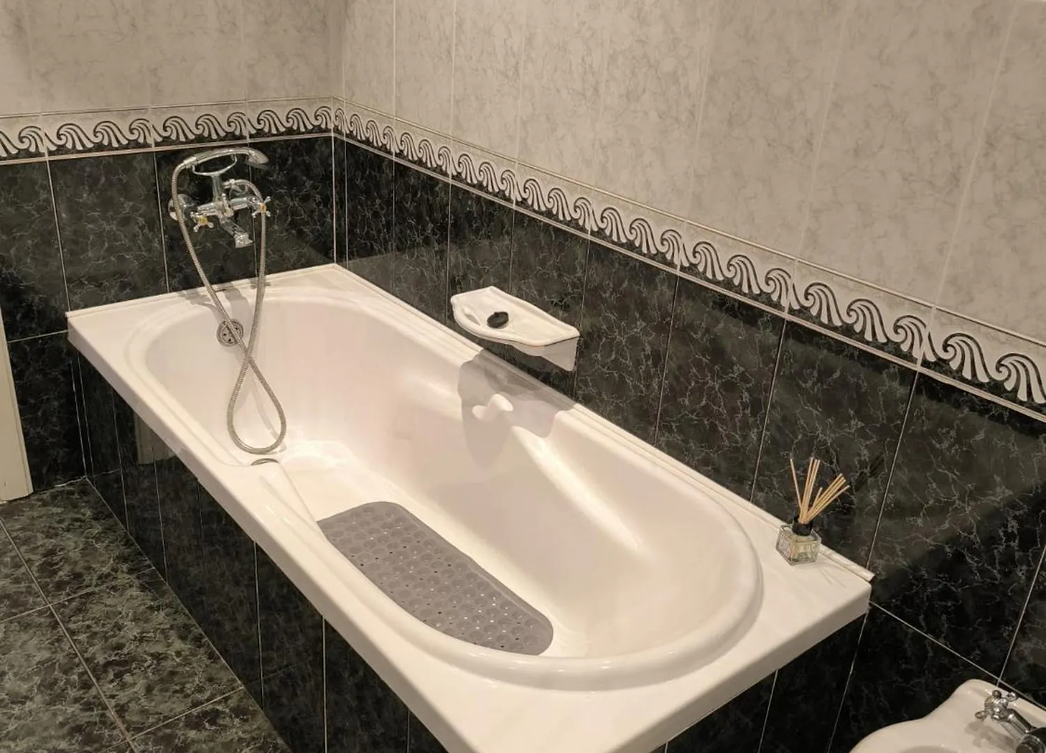 3 Bedrooms Apartment 160Sqm Balluta Bay By Walk! Saint Julian's